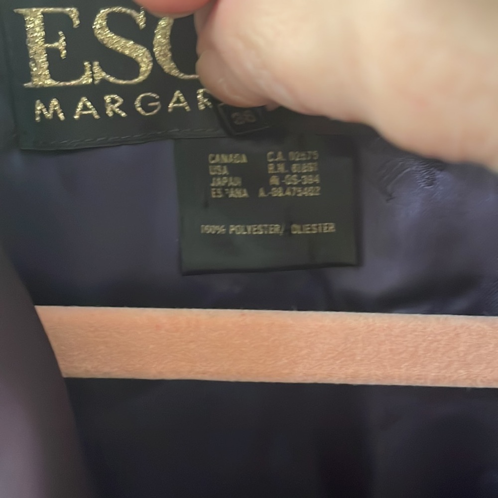 Escada - Picture 9 of 9